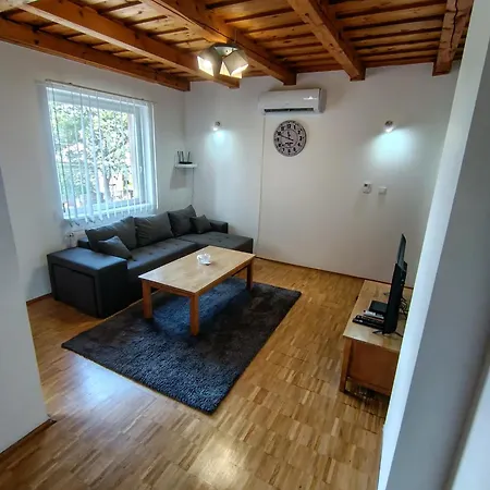 Apartamento Király *